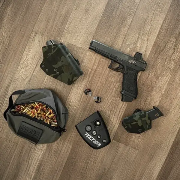 Top view Glock 34 highlighting 135 mm barrel, long sight radius and slide window